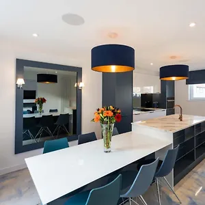 The Shore Holiday home