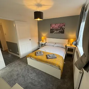  Holiday home Cosy With Parking Close To Centre United Kingdom